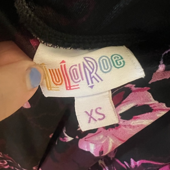 LulaRoe pleated floral skirt mid length size xsmall - Picture 3 of 4